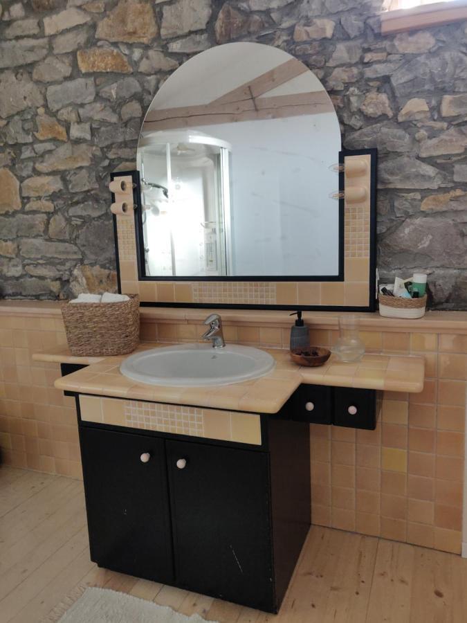 Small House In Vipava Valley Exterior photo